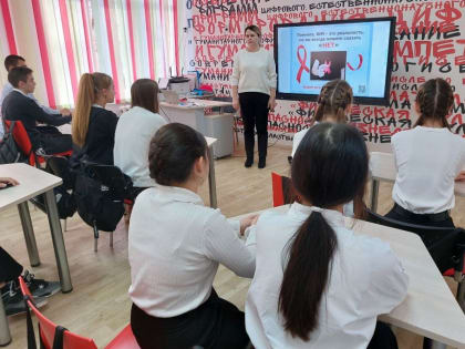 Активисты Советского местного отделения партии присоединились к акции «Красная ленточка»