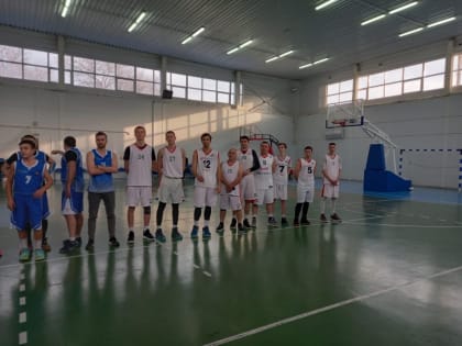 Команда Петровского городского округа приняла участие в открытом турнире "Краевой центр" по баскетболу
