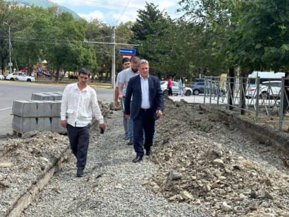 В Пятигорске приступили ко второй очереди работ по благоустройству сквера «Подкова»