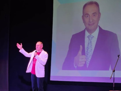 Заслуженный артист России Святослав Ещенко выступил в Пятигорске