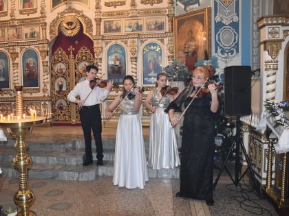 Рождественский концерт прошел в Свято-Успенском храме села Кочубеевского
