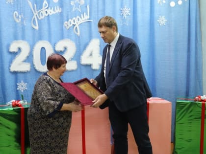 В текущем году муниципальное дошкольное образовательное учреждение «Детский сад № 9» города Благодарный отмечает 60-летний юбилей.