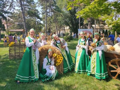 Единый день фольклора празднуют в Георгиевском округе