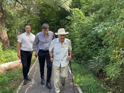 После обращения в Региональную приёмную партии «Единая Россия» в Ставрополе появился участок тротуара с освещением