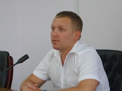 Глава Грачевского муниципального округа Сергей Леонидович Филичкин провел еженедельное рабочее совещание с заместителями, начальниками территориальных управлений, служб и отделов