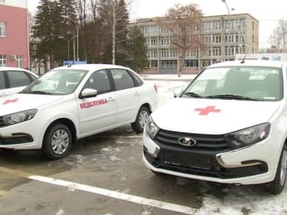 Медучреждения Новоалександровского округа получили 3 новых автомобиля