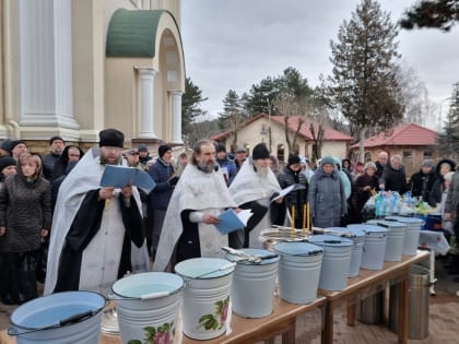 В день Богоявления в Кисловодске освятили воды