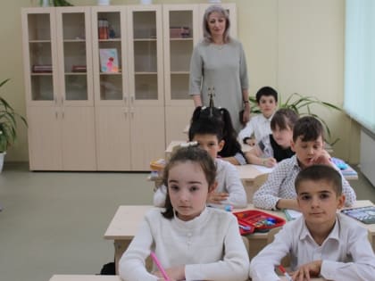 Благоустройство школы завершают в ставропольском селе