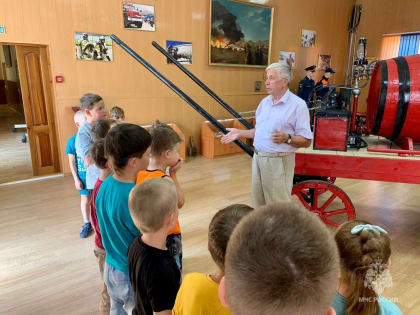 Музей Пожарной охраны Ставрополья продолжают посещать ребятишки