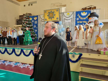 Гимназисты прославили родившегося Богомладенца Христа