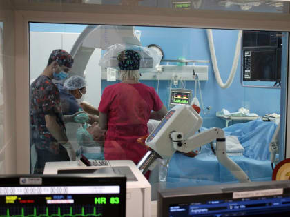 Впервые в Ставропольском крае специалистами Ставропольской краевой клинической больницы проведена серия высокотехнологичных эндоваскулярных имплантаций аортального клапана сердца