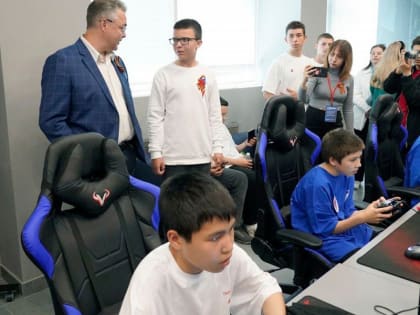 Команды из МКОУ СОШ №8 приняли участие в первенстве по управлению дронами «Пилоты будущего»