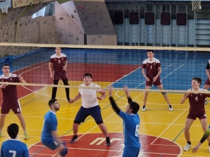 Команда ПМФИ приняла участие в Городском турнире по волейболу