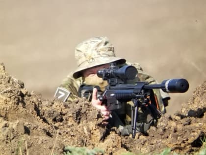 Снайпера из Георгиевского округа наградили медалью «За отвагу»