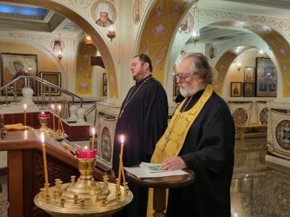 Отец духовник  призвал духовенство стремиться к Небу