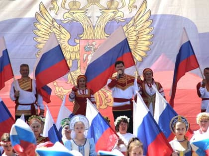 Уважаемые жители Благодарненского городского округа! Поздравляю вас с Днем Государственного флага Российской Федерации!