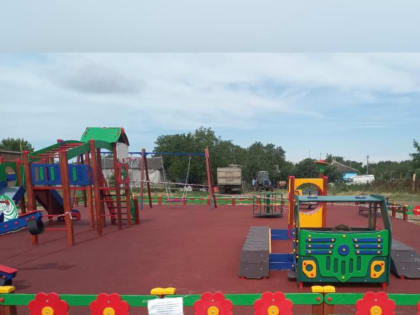 В посёлке Красногвардейского округа обустроили детскую площадку