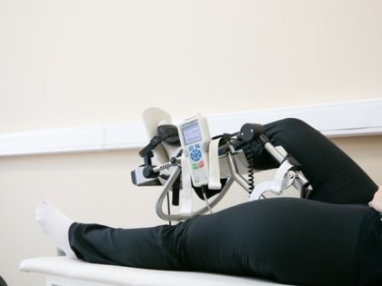 Аппарат для выработки эндорфинов поставили в больницу Пятигорска по нацпроекту