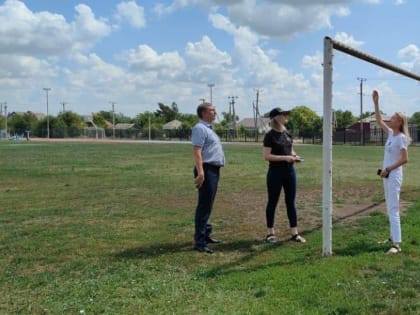 «Единая Россия» проверила техническое состояние футбольных ворот