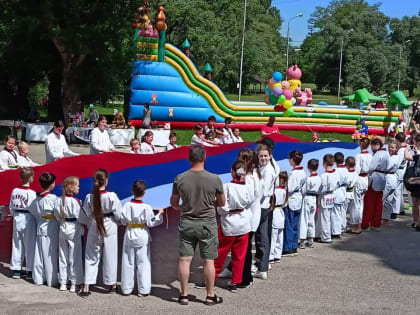 Ессентучане отметили День России на городском озере