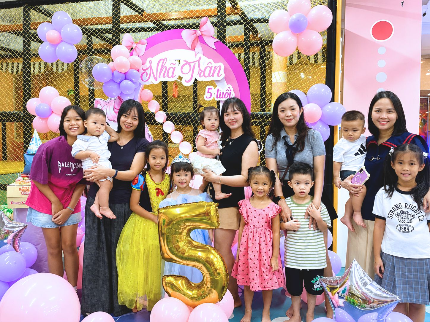 Sinh nhật ấm cúng của bé Nhã Hân cùng gia đình