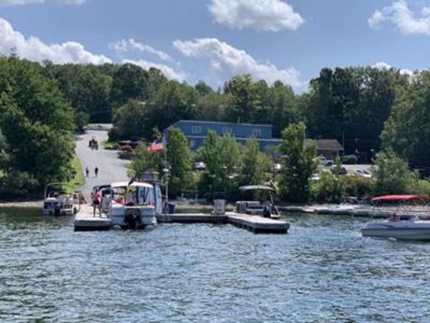 Lake Wallenpaupack Tritoon Rentals Greentown, Pennsylvania Polaris