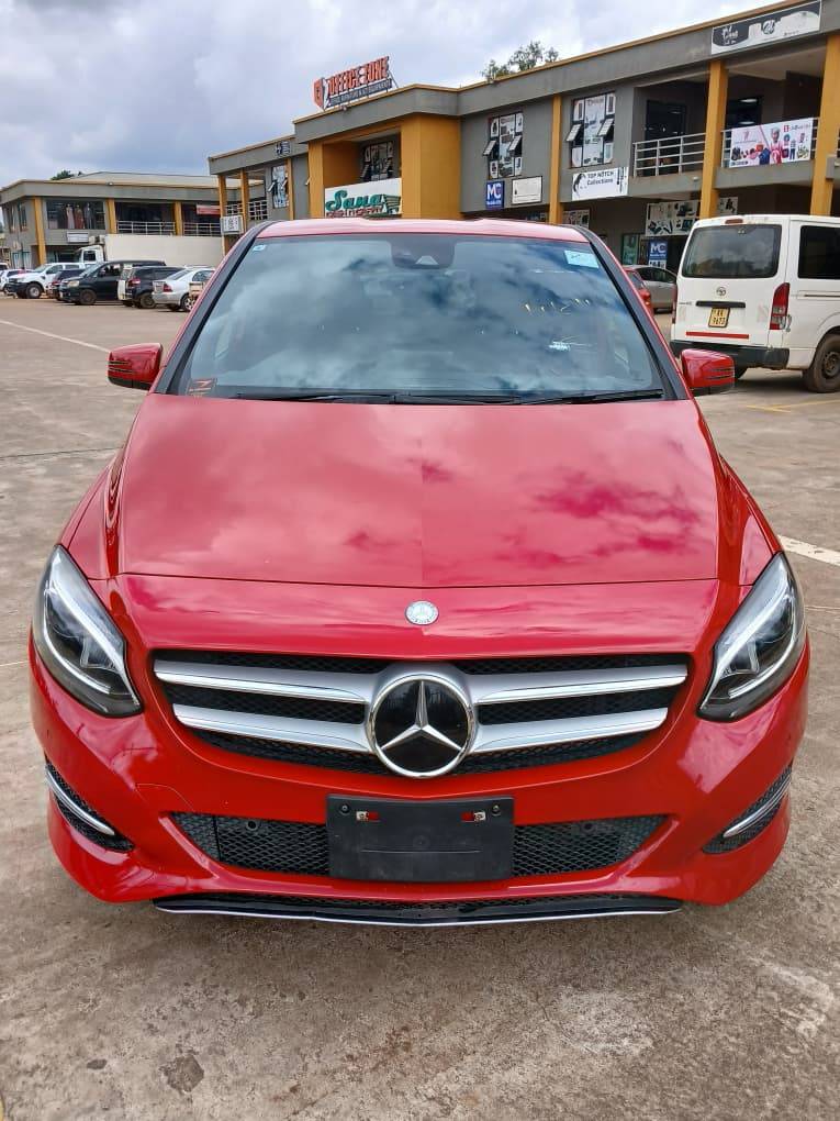 2017 Mercedes-Benz B180