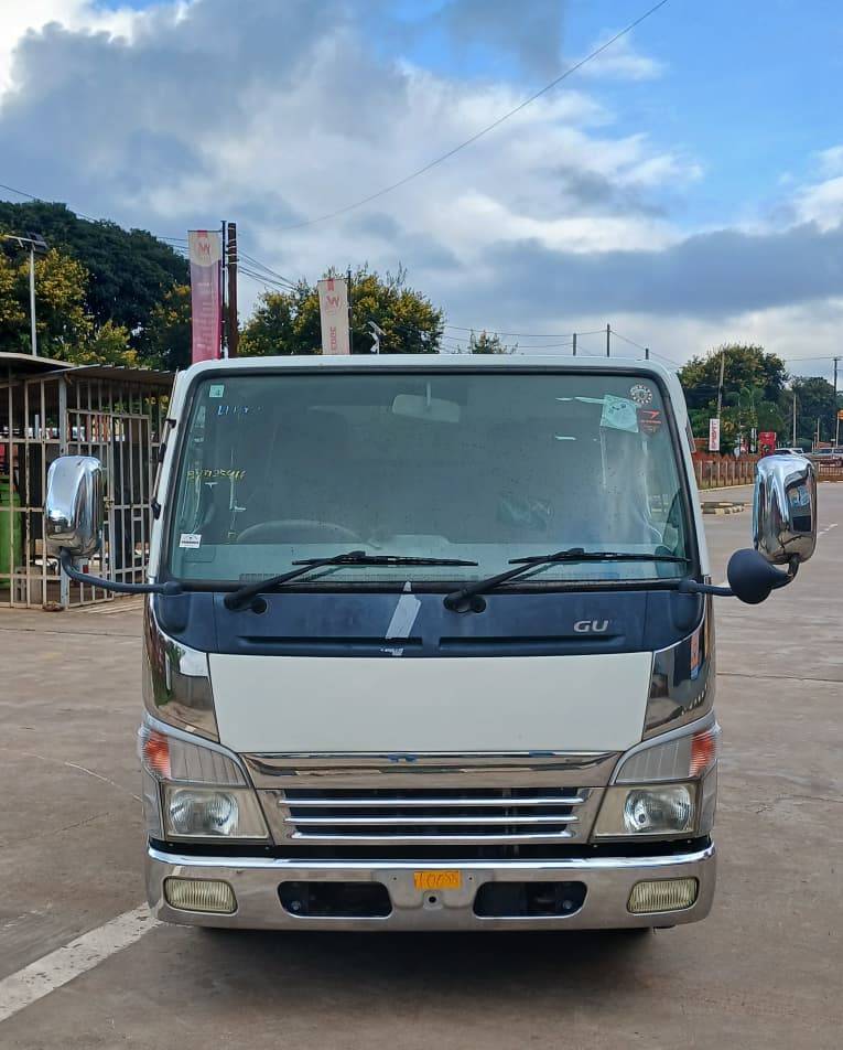 2005 Mitsubishi Canter Guts 2Tonner