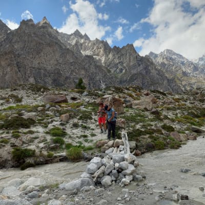 bride on the way to laila peak base camp