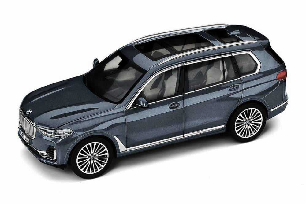 BMW X7
Arctic Grey