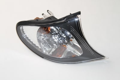 Blinklys 4d hvit 09/01- svart kant høyre  