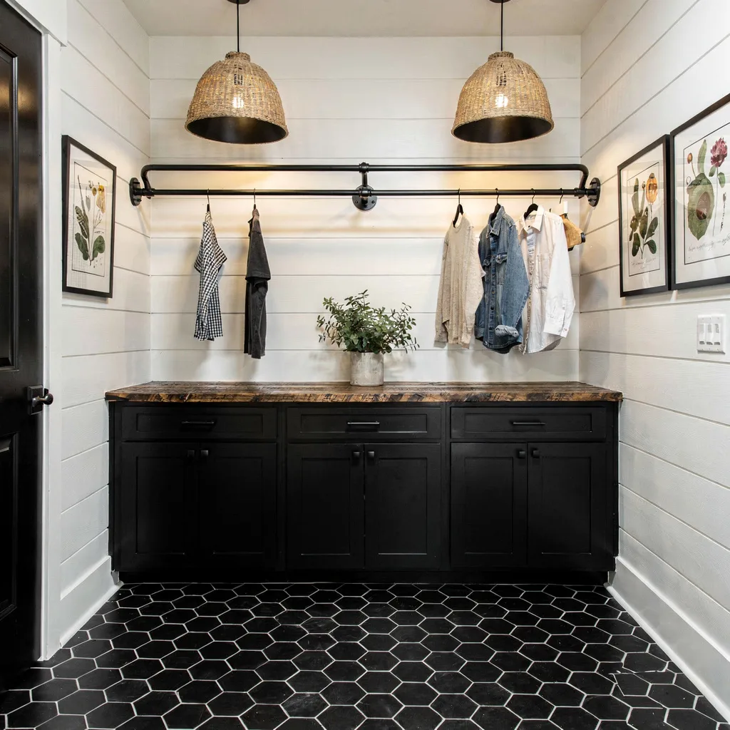 Farmhouse’s Emo Cousin