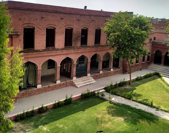 The Islamia University of Faisalabad Campus