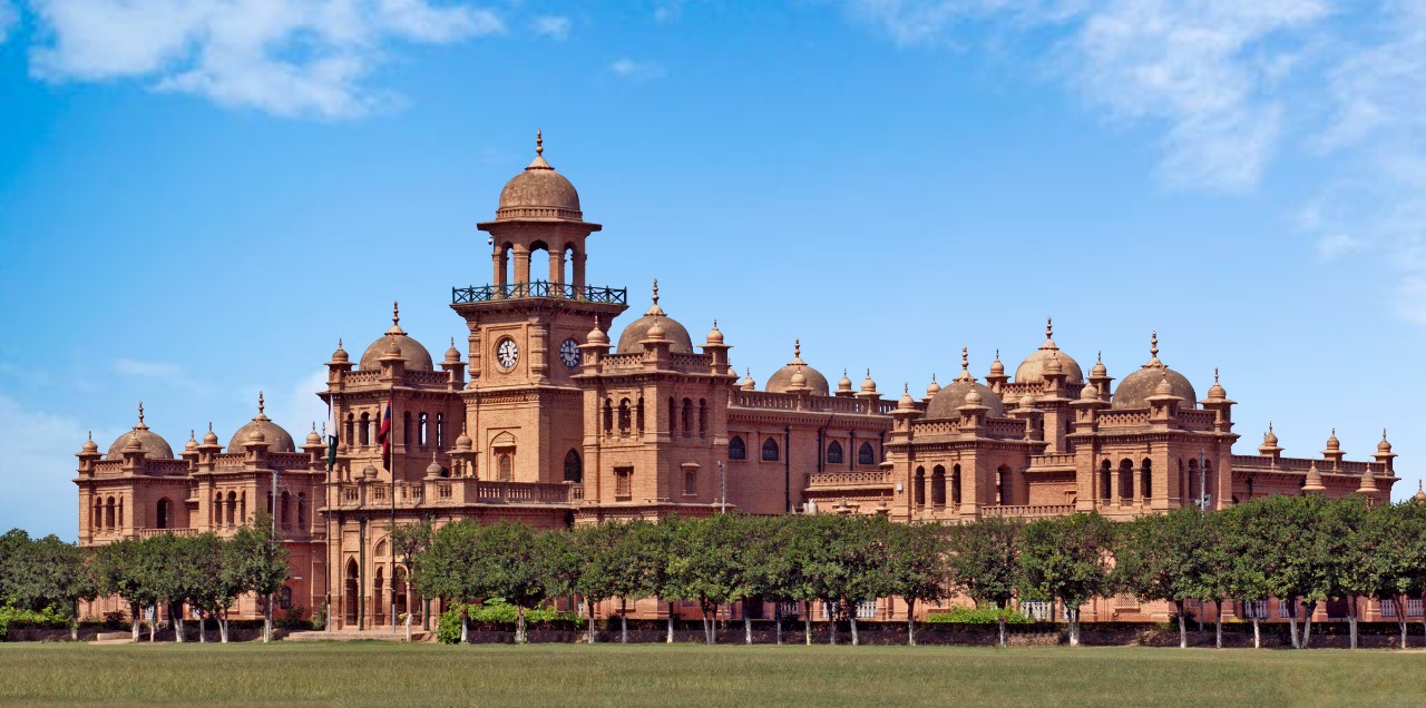 Islamia College University Peshawar campus building