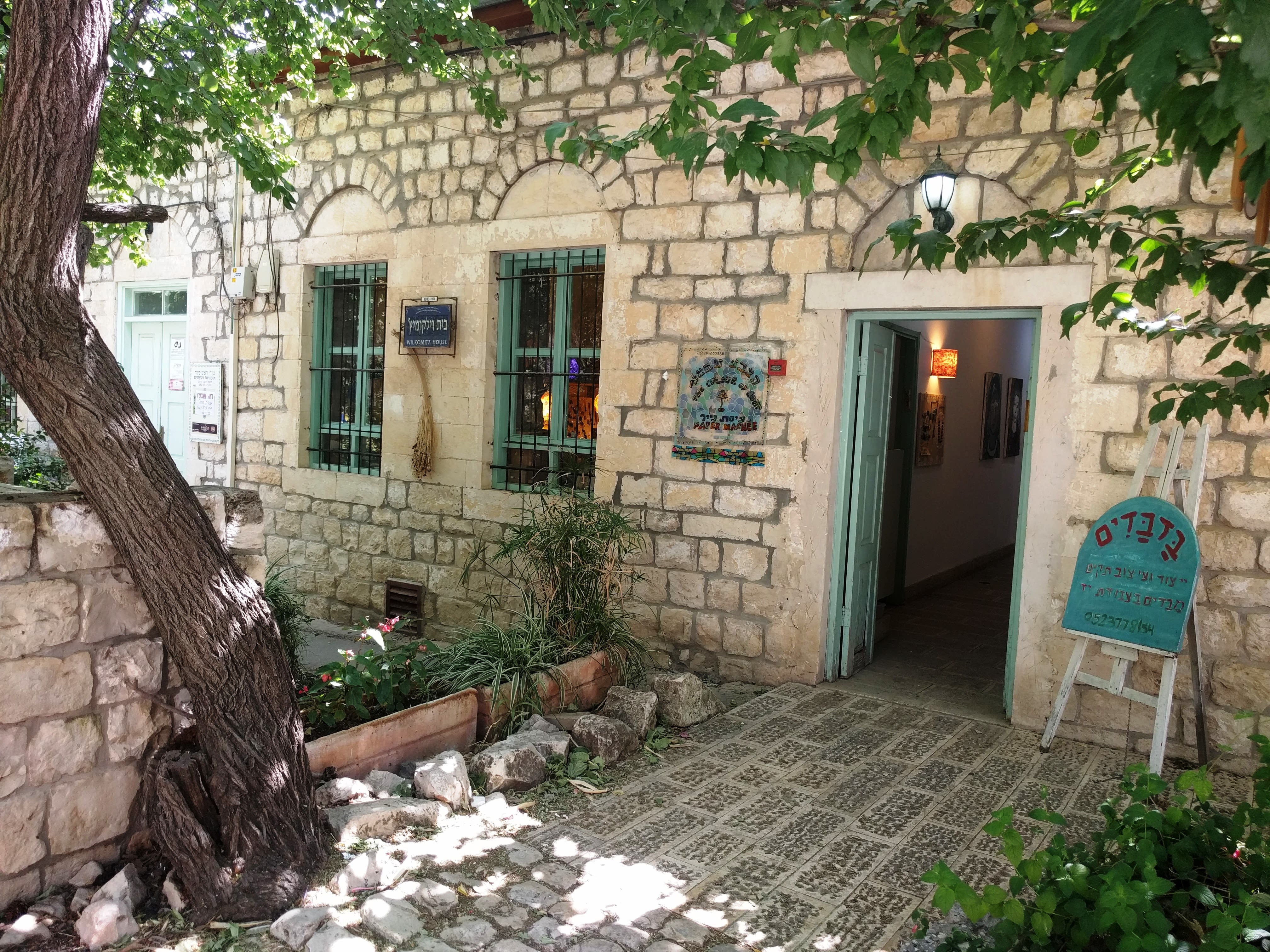 סיור פסטורלי בראש פינה העתיקה בפריחת השקדיות