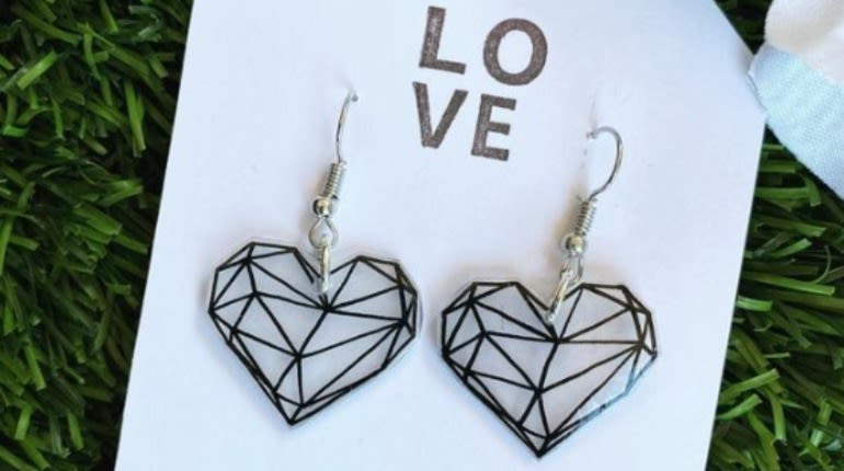 תכשיטנות ייחודית: סדנה להכנת תכשיטים בעבודת יד