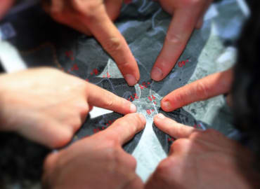 משחק ניווט סלולרי למשפחה ברובע היהודי