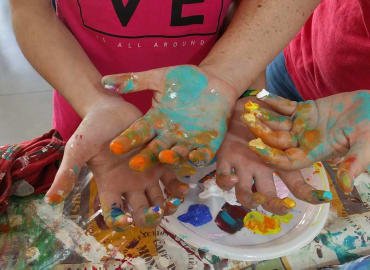 ציור ב 4 ידיים