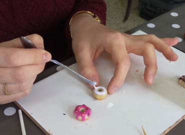 סדנת "טעימה": דונאט ופרצל מחימר פולימרי