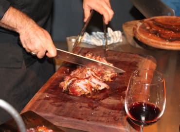 בואו לסעודת המעשנה - ערב בשרים לקרניבורים 