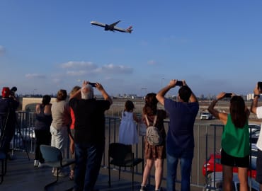 סיור ספוטינג מרתק  באזור נתב"ג - לקבוצות משפחות הפתעות