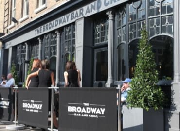 Free comedy in Fulham Broadway - Opening night