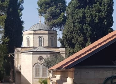 בין סימטאות עין כרם: סיור בין דתות, עדות, אומנויות וטבע