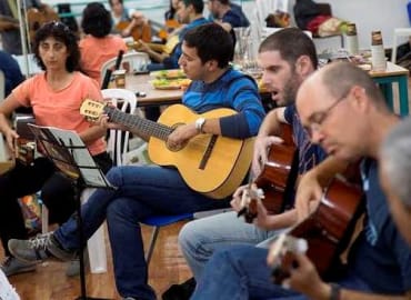 סדנת נגינה על גיטרה למי שחולם לנגן... בשיטה ייחודית