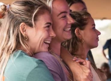 😂 סדנת צחוק לקבוצה – שחרור, שמחה ואנרגיה מתחדשת! 🎭