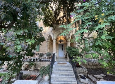 בין שיכונים לארמונות: סיור בשכונת בקעה 