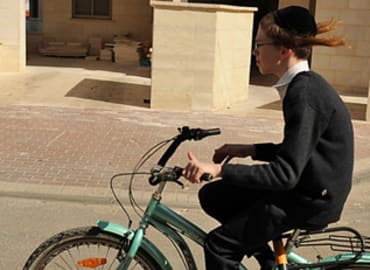 הצטרפו לסיור מועדים לשמחה בחג הסוכות בבני ברק