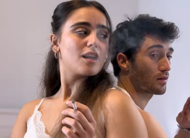 תיאטרון הסימטה מציג: "אחת מתוך שניים"