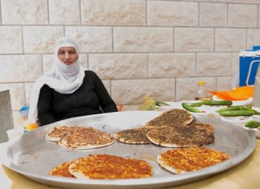 בישול אוכל דרוזי אותנטי ואירוח בכפר עם עדנן