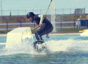 Wakeboarding in Salford Quays 